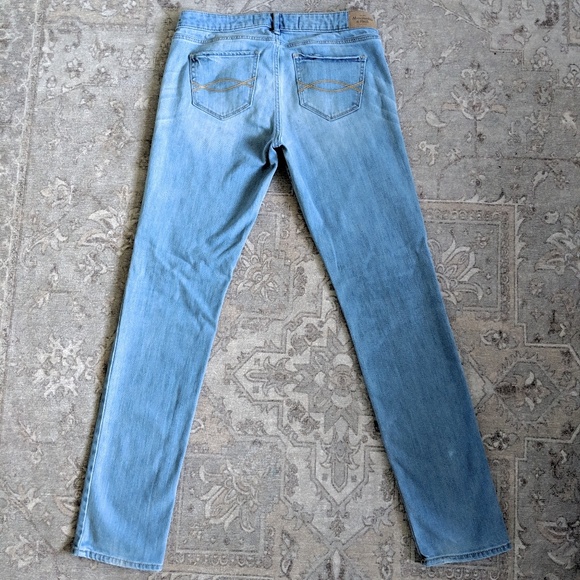 Abercrombie and Fitch Light Wash Skinny Jeans - Picture 5 of 5